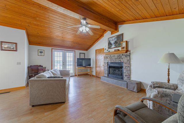 1927 Laurel Lake Dr, Monteagle, TN 37356