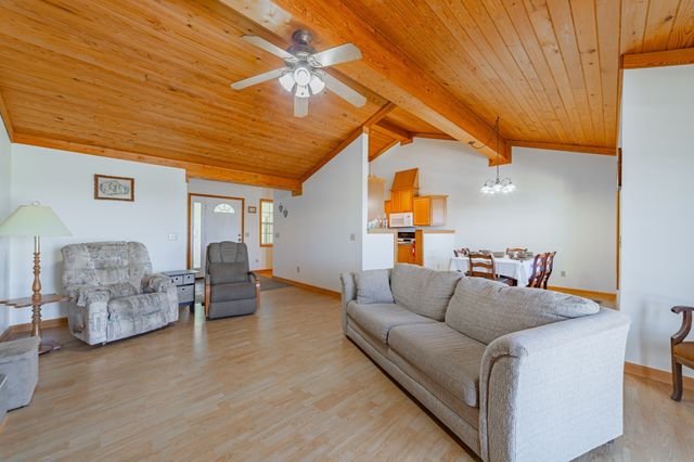 1927 Laurel Lake Dr, Monteagle, TN 37356