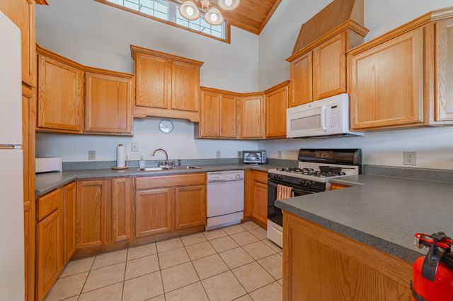 1927 Laurel Lake Dr, Monteagle, TN 37356