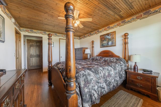 1927 Laurel Lake Dr, Monteagle, TN 37356