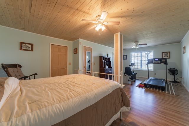 1927 Laurel Lake Dr, Monteagle, TN 37356