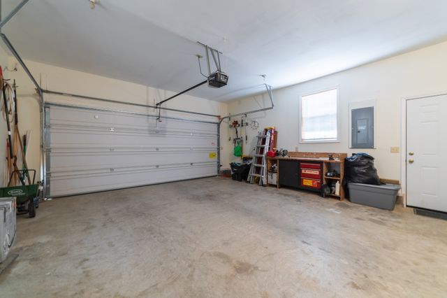 1927 Laurel Lake Dr, Monteagle, TN 37356