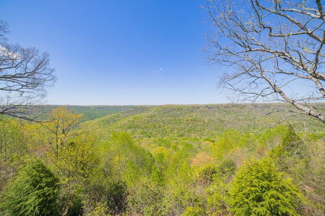 1927 Laurel Lake Dr, Monteagle, TN 37356