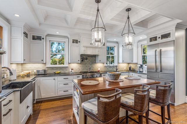 40 Park Way, Sea Cliff, NY 11579