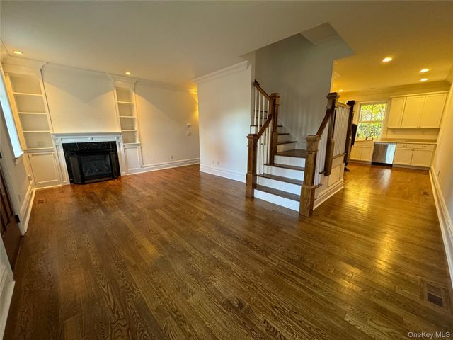 40 Park Way, Sea Cliff, NY 11579