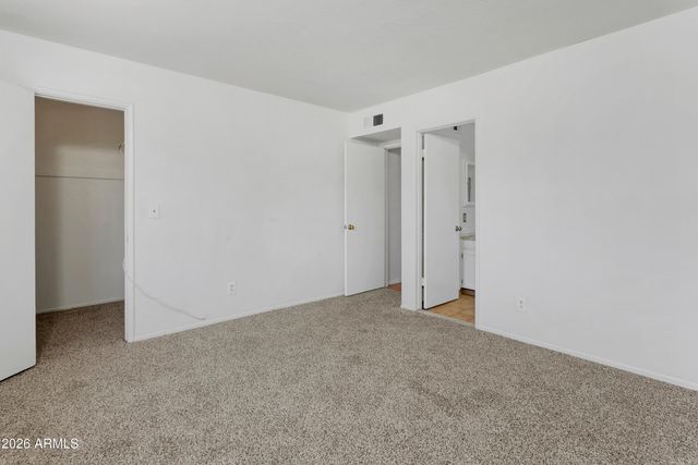 841 E PARADISE Lane, Phoenix, AZ 85022
