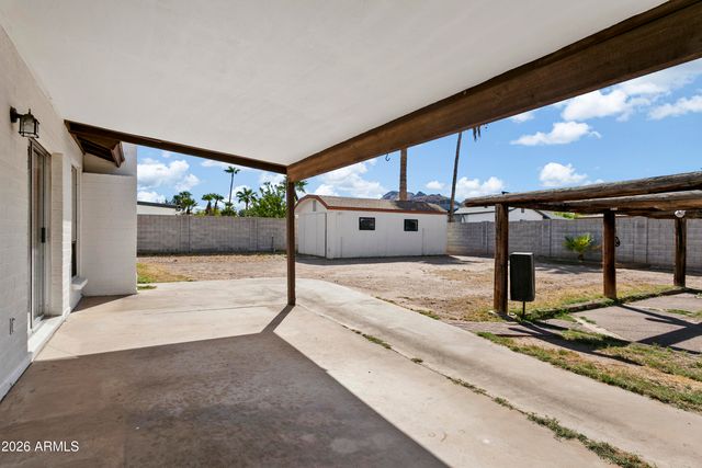 841 E PARADISE Lane, Phoenix, AZ 85022