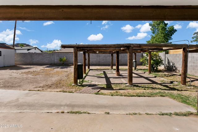 841 E PARADISE Lane, Phoenix, AZ 85022