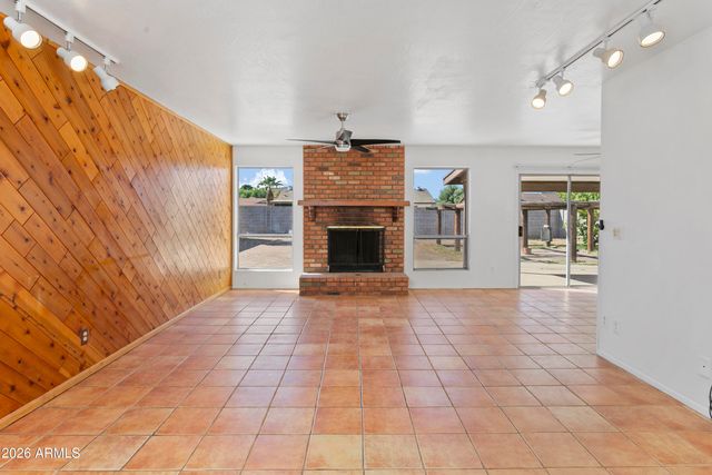 841 E PARADISE Lane, Phoenix, AZ 85022
