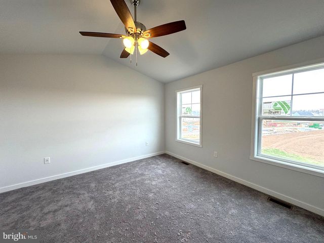 160 OLGA DR, Martinsburg, WV 25403