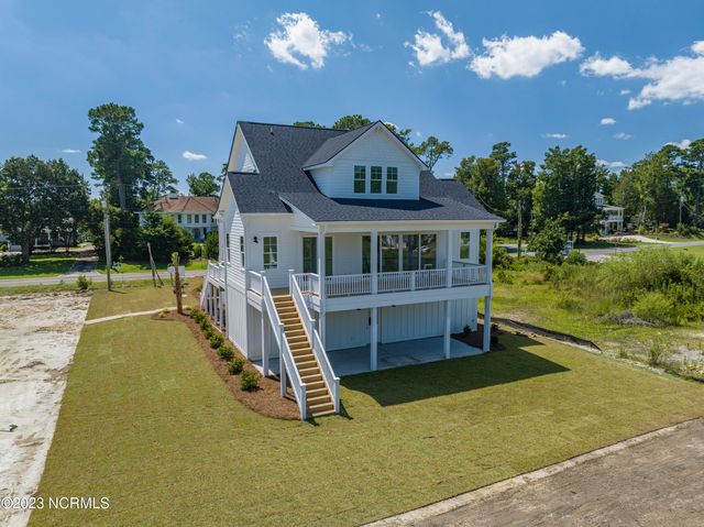 917 Bayshore Drive, Wilmington, NC 28411