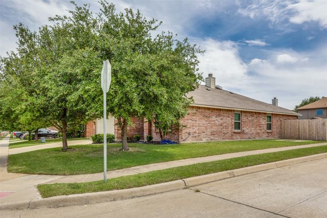 1300 Elkford Lane, Fort Worth, TX 76247