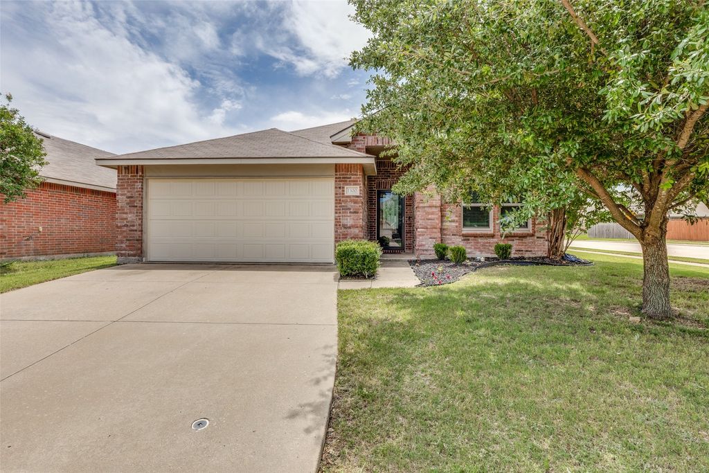 1300 Elkford Lane, Fort Worth, TX 76247