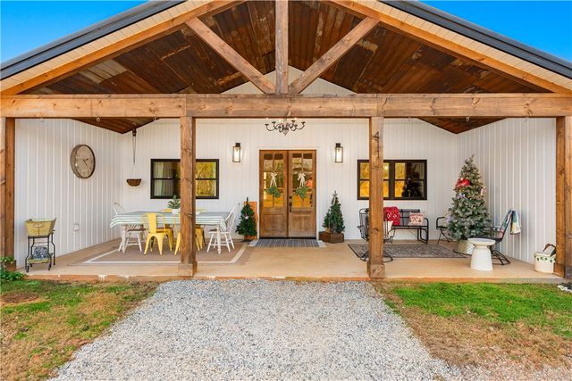 411 Sweetwater Club Drive, Seneca, SC 29672