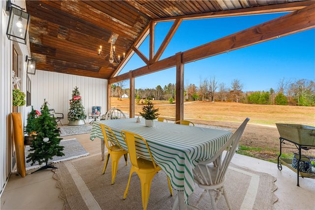 411 Sweetwater Club Drive, Seneca, SC 29672