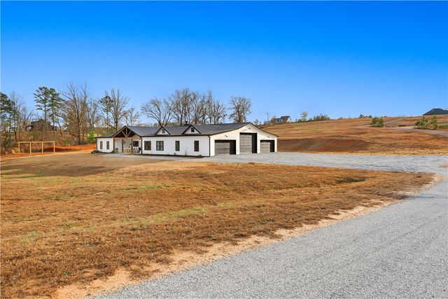 411 Sweetwater Club Drive, Seneca, SC 29672
