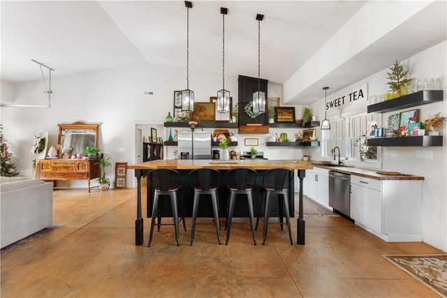 411 Sweetwater Club Drive, Seneca, SC 29672