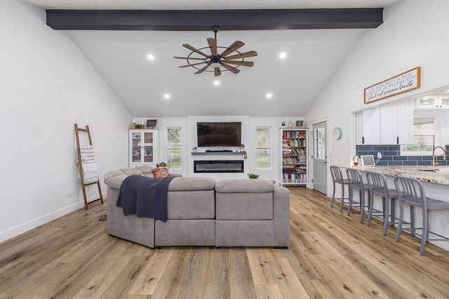 304 Hosea Forrest Road, Huntington, TX 75949