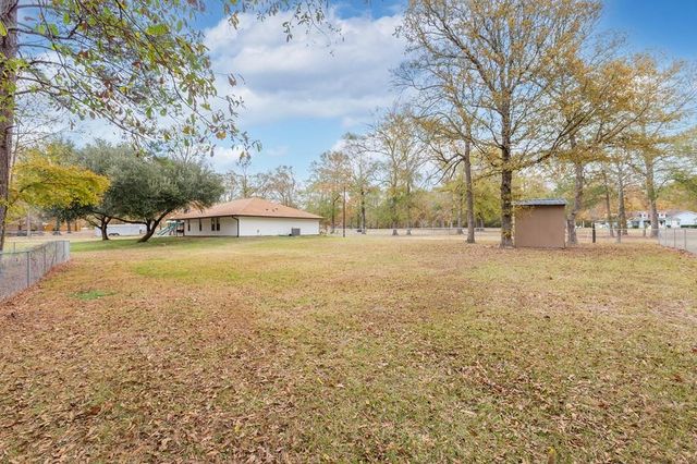 304 Hosea Forrest Road, Huntington, TX 75949