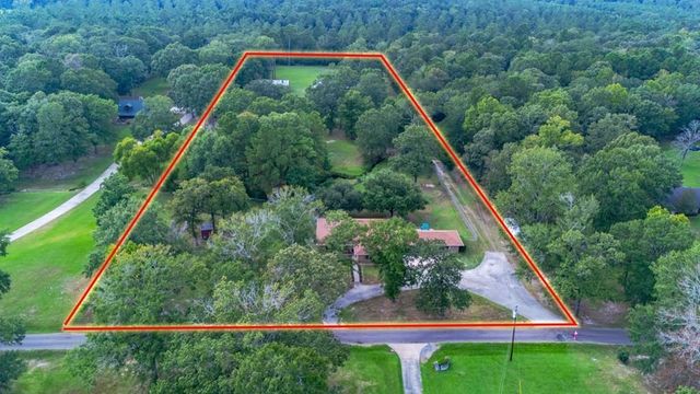 304 Hosea Forrest Road, Huntington, TX 75949