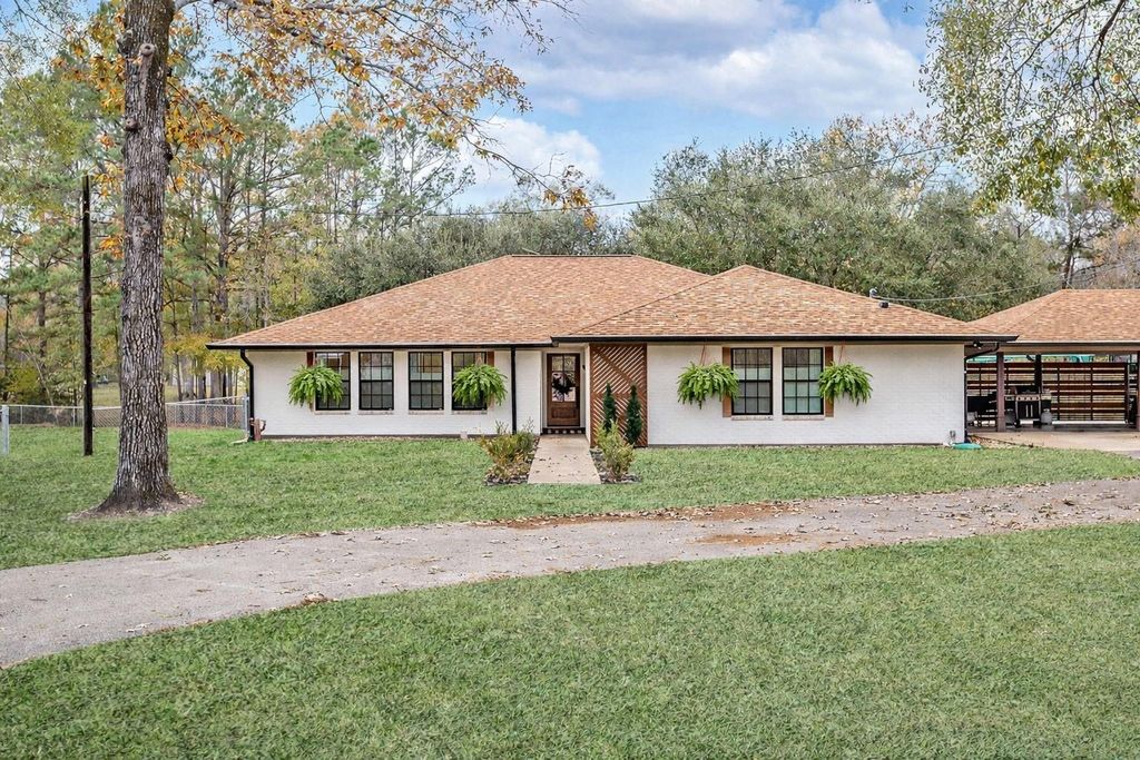 304 Hosea Forrest Road, Huntington, TX 75949