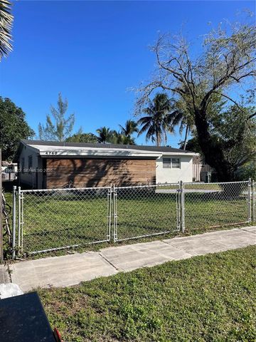 4740 SW 43rd Avenue, Dania Beach, FL 33314