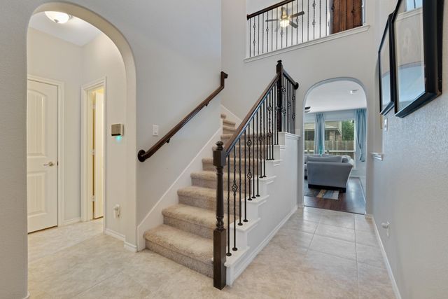 15724 Barton Ridge Drive, Fort Worth, TX 76177