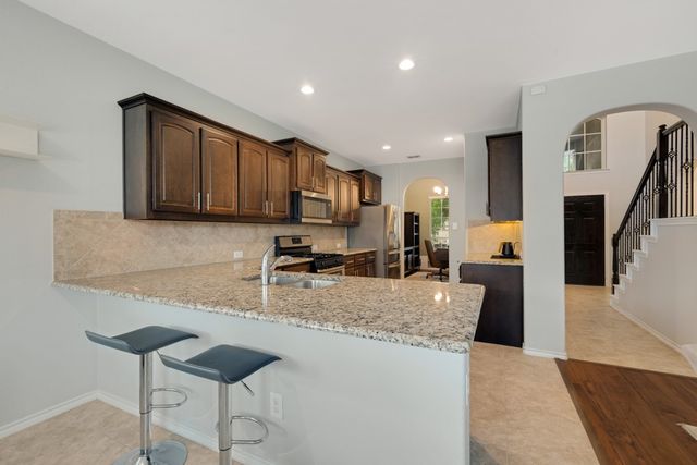 15724 Barton Ridge Drive, Fort Worth, TX 76177