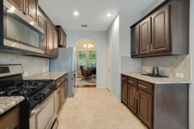 15724 Barton Ridge Drive, Fort Worth, TX 76177