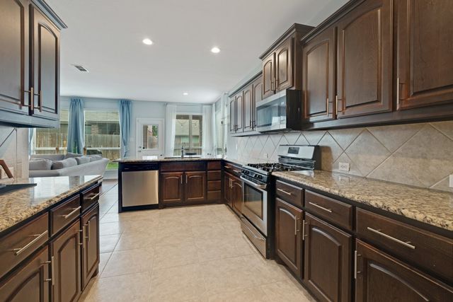 15724 Barton Ridge Drive, Fort Worth, TX 76177