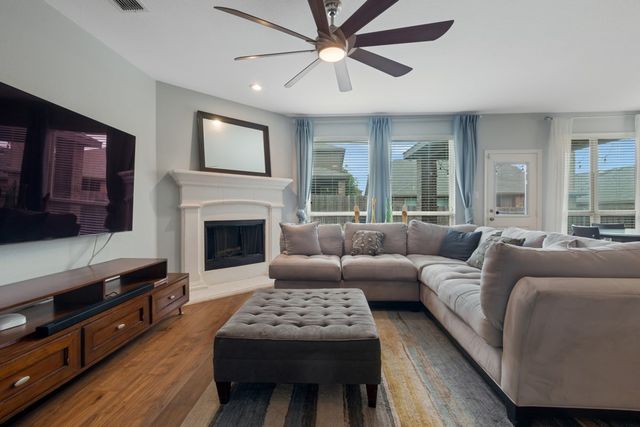 15724 Barton Ridge Drive, Fort Worth, TX 76177