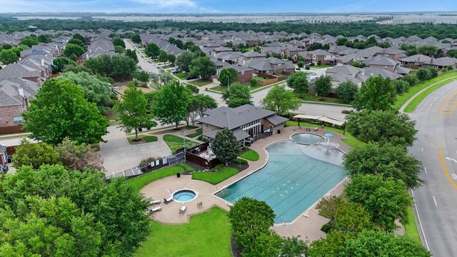 15724 Barton Ridge Drive, Fort Worth, TX 76177