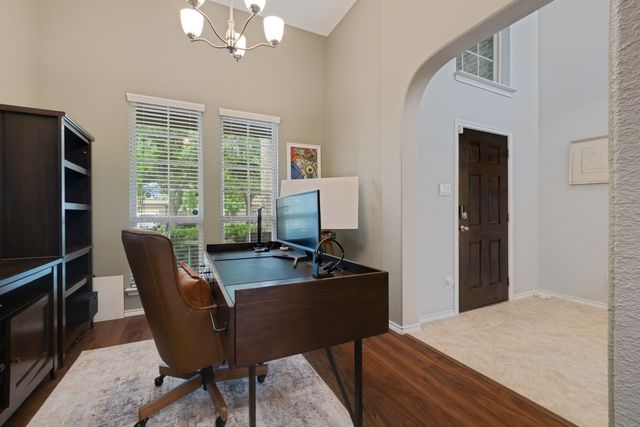 15724 Barton Ridge Drive, Fort Worth, TX 76177