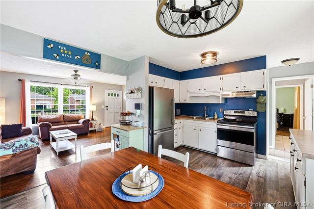 1135 Spicewood Drive, Clarksville, IN 47129