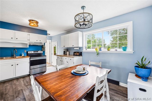 1135 Spicewood Drive, Clarksville, IN 47129