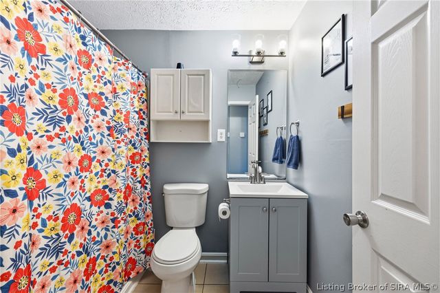 1135 Spicewood Drive, Clarksville, IN 47129