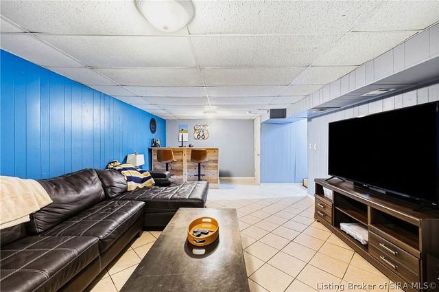 1135 Spicewood Drive, Clarksville, IN 47129