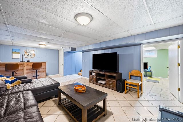 1135 Spicewood Drive, Clarksville, IN 47129
