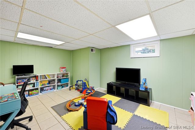 1135 Spicewood Drive, Clarksville, IN 47129