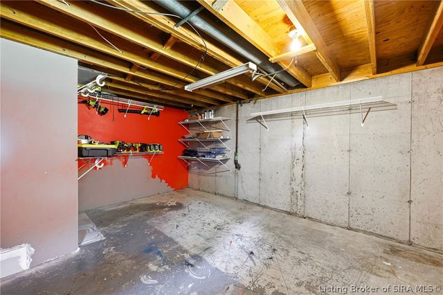 1135 Spicewood Drive, Clarksville, IN 47129