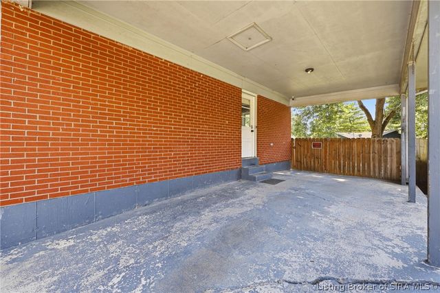 1135 Spicewood Drive, Clarksville, IN 47129