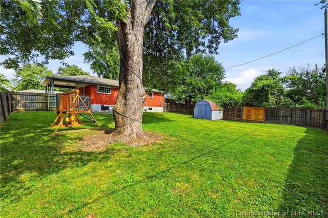 1135 Spicewood Drive, Clarksville, IN 47129