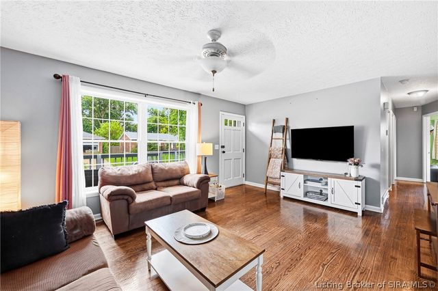 1135 Spicewood Drive, Clarksville, IN 47129