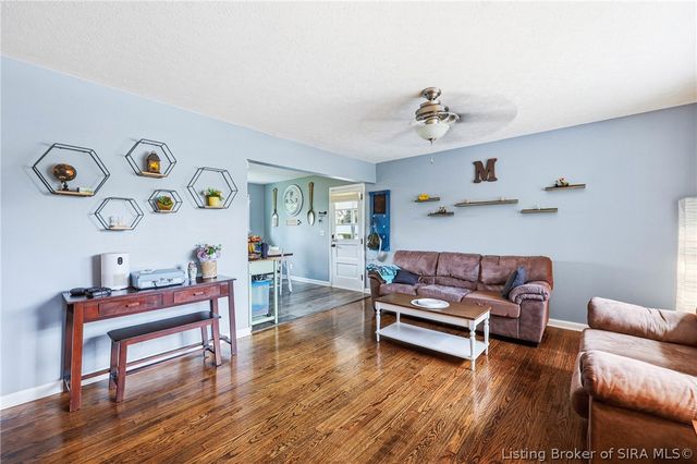 1135 Spicewood Drive, Clarksville, IN 47129