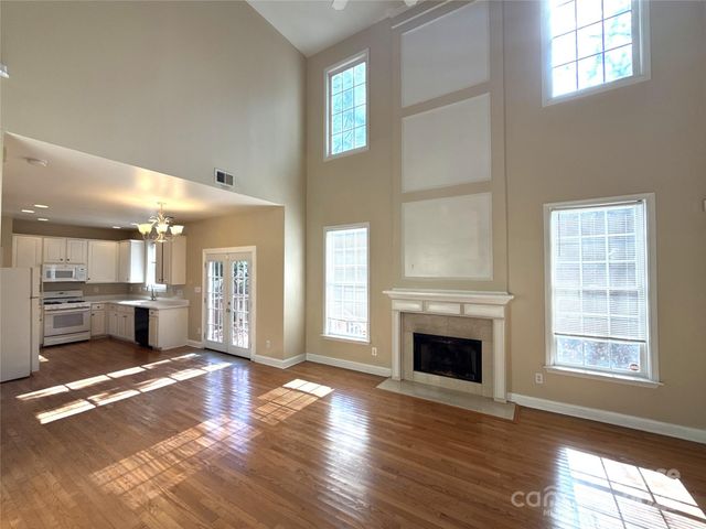 1928 Dearmon Drive, Charlotte, NC 28205