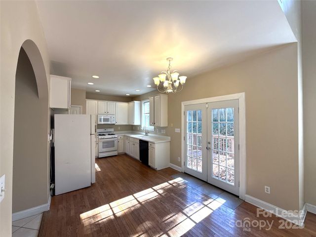 1928 Dearmon Drive, Charlotte, NC 28205