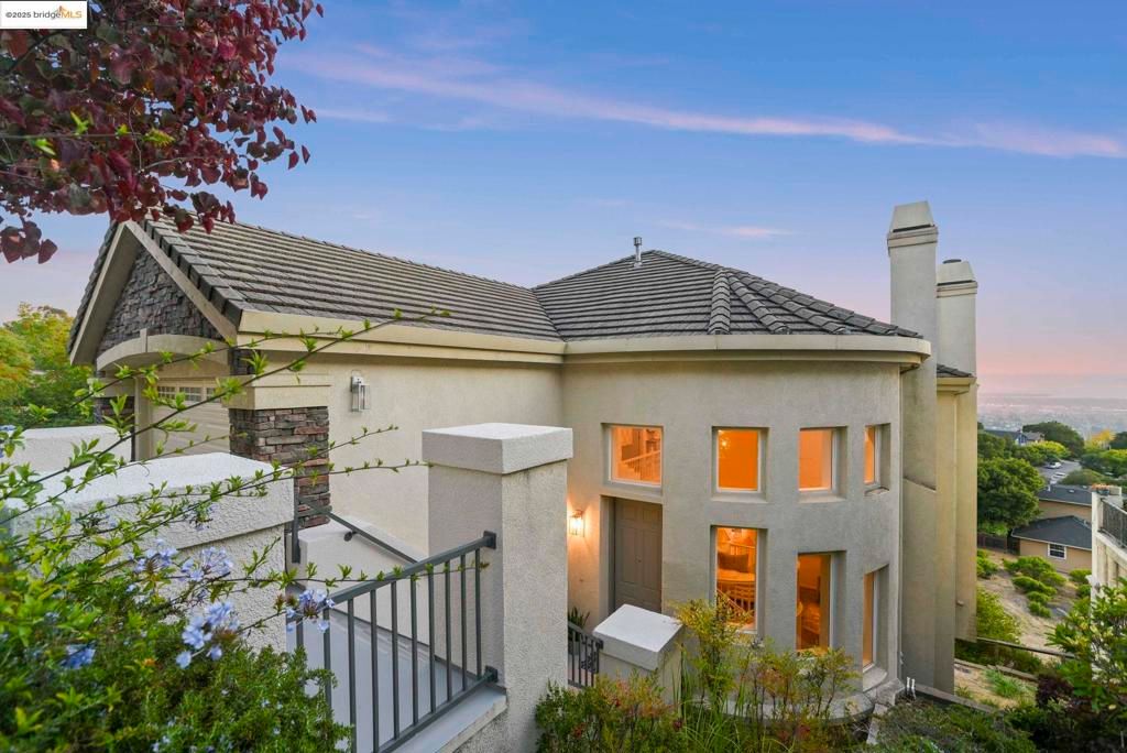 661 Via Rialto, Oakland, CA 94619