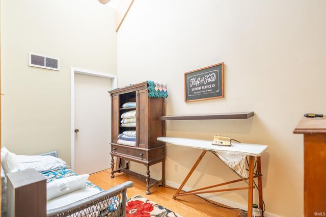 9451 S Pointe Lasalles Drive, Bloomington, IN 47401