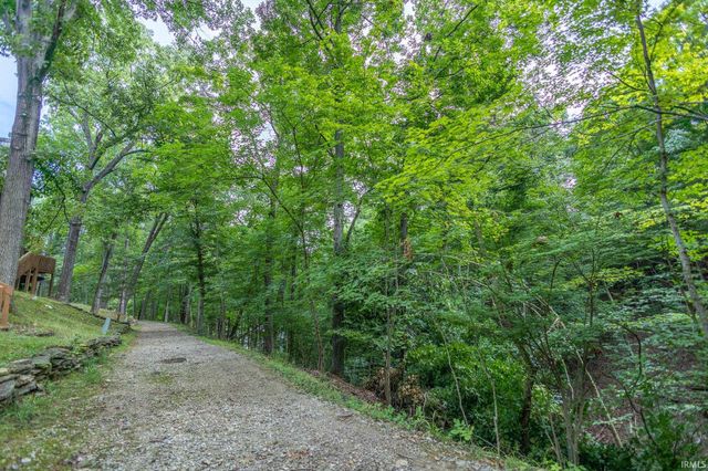 9451 S Pointe Lasalles Drive, Bloomington, IN 47401