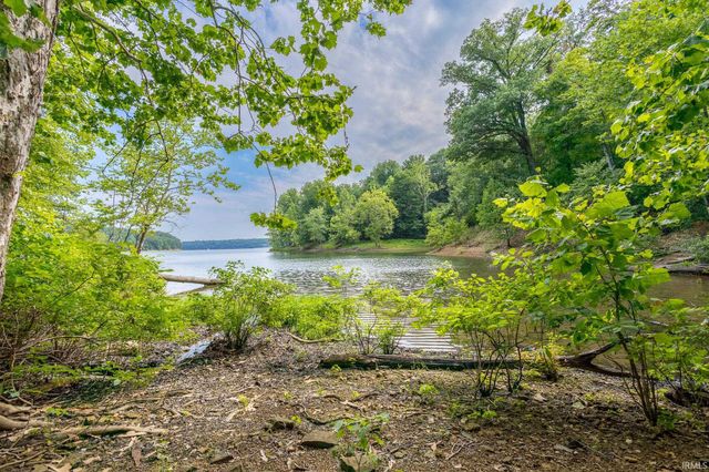 9451 S Pointe Lasalles Drive, Bloomington, IN 47401